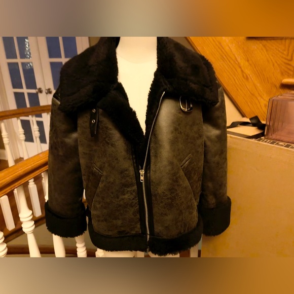 Forever 21 Faux Shearling Aviator Biker Jacket - NWT - Picture 4 of 5